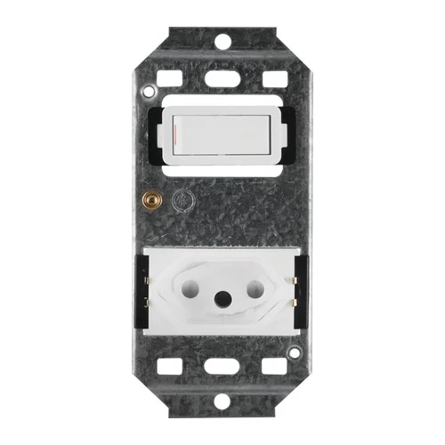 CRABTREE CLASSIC 6858P 2X4 SLIMLINE EURO SOCKET + SWITCH ON YOKE, WHITE